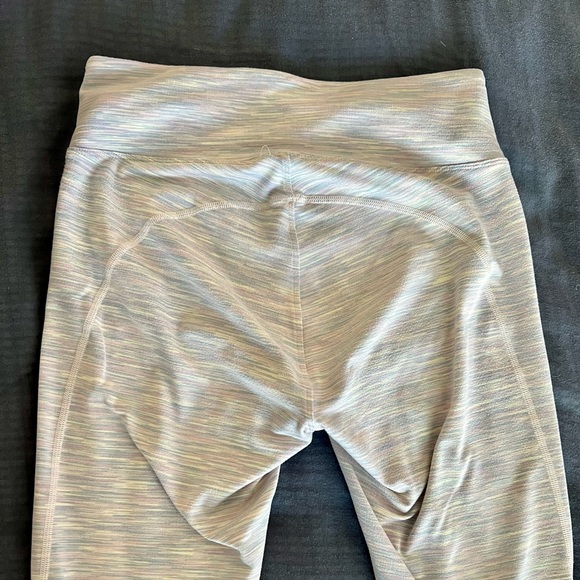 ❌SOLD❌ Outdoor Voices Strata 7/8 Legging in Super Bloom - Picture 5 of 6